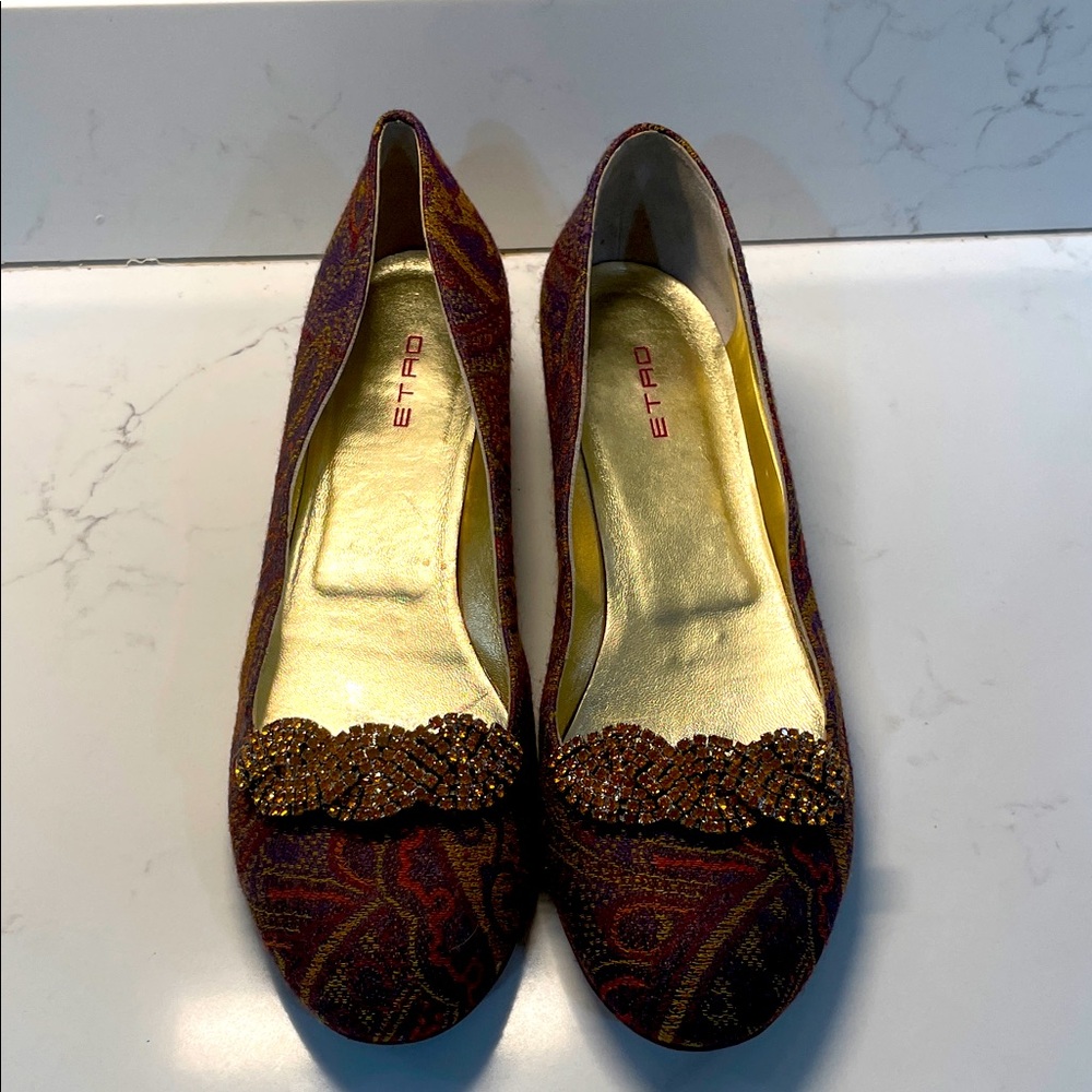 Etro Vintage Kitten heel round toe Multi- Color Paisley shoe. Size 41 (10.5)